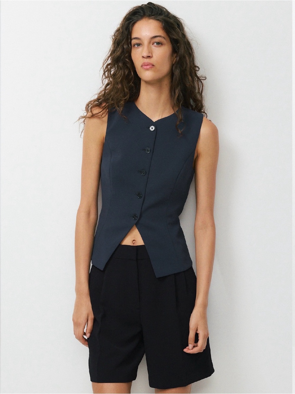 Aritzia Regal Vest | Size 2 | Dark Night Navy